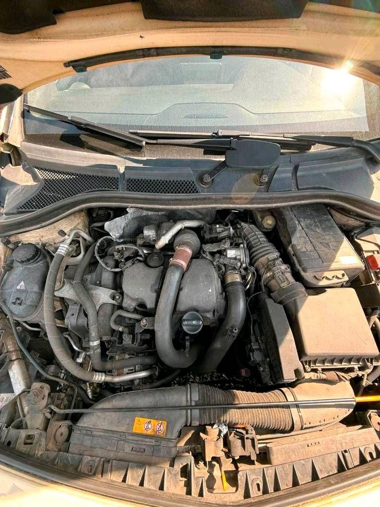 Mercedes-Benz B180 2015 — photo 10