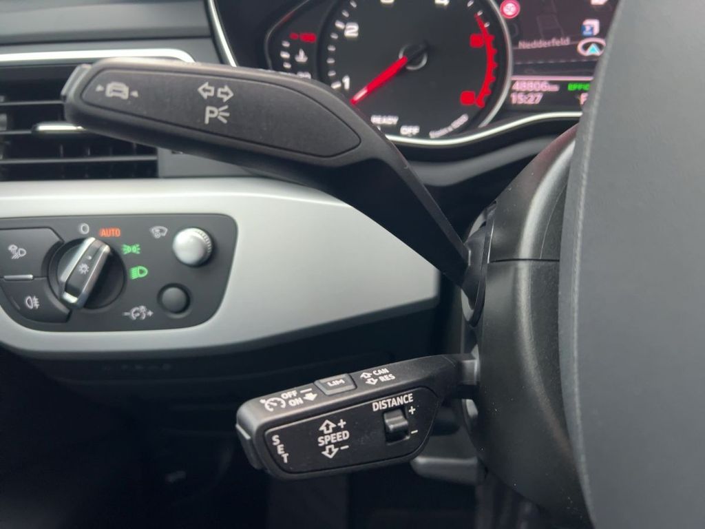 AUDI A4 2024