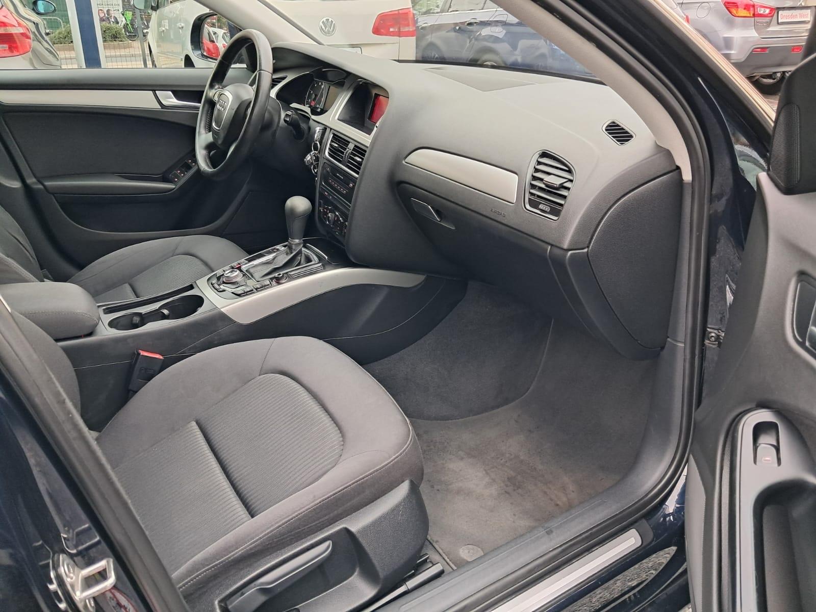 Audi A4 2009 — photo 14