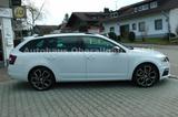 Skoda Octavia Combi RS*AHK*DCC*LED*Navi*Sitzheizung - Skoda Octavia mit Diesel-Antrieb