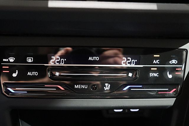 Taigo Life 1.0 TSI IQ.LIGHT ACC Kamera NAVI DAB