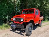 Toyota Land Cruiser FJ45 Pick-up Pritsche 1970 - rote Toyota Land Cruiser
