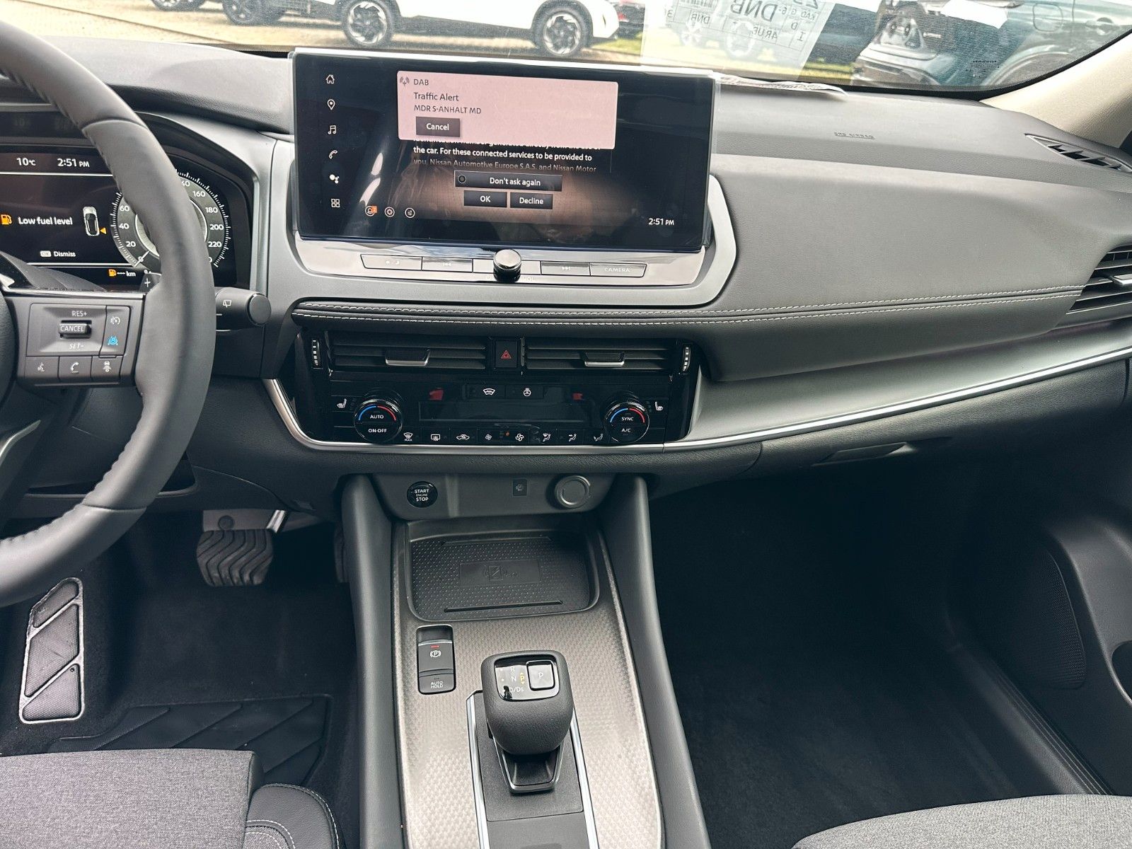 Fahrzeugabbildung Nissan Qashqai 1.3 DIG-T MHEV AT N-Connecta WINTERPAKET