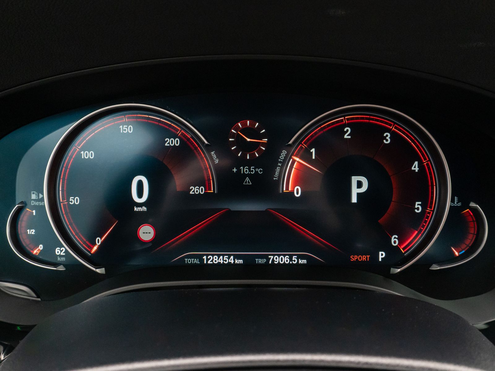 Fahrzeugabbildung BMW 530d Sport Line ACC Kamera HUD HiFi DisplayKey