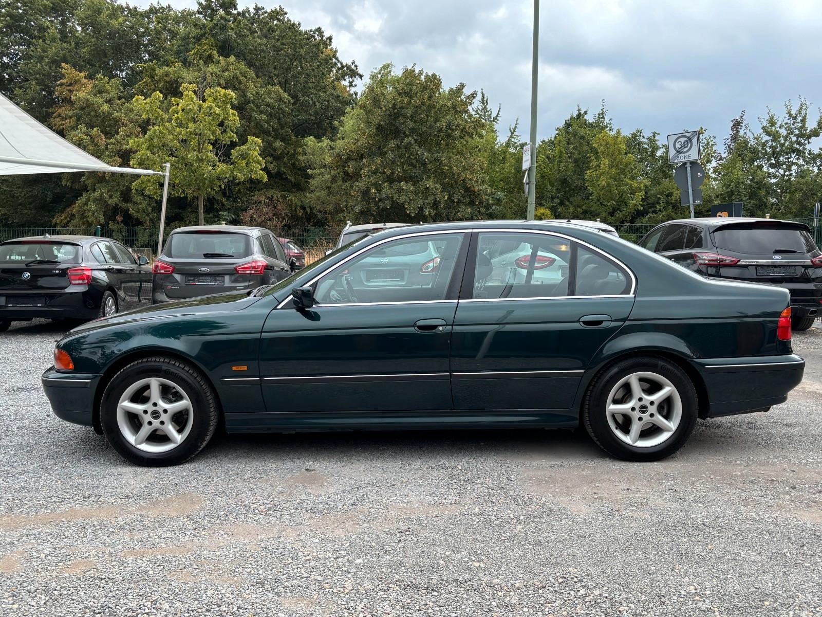BMW 528i