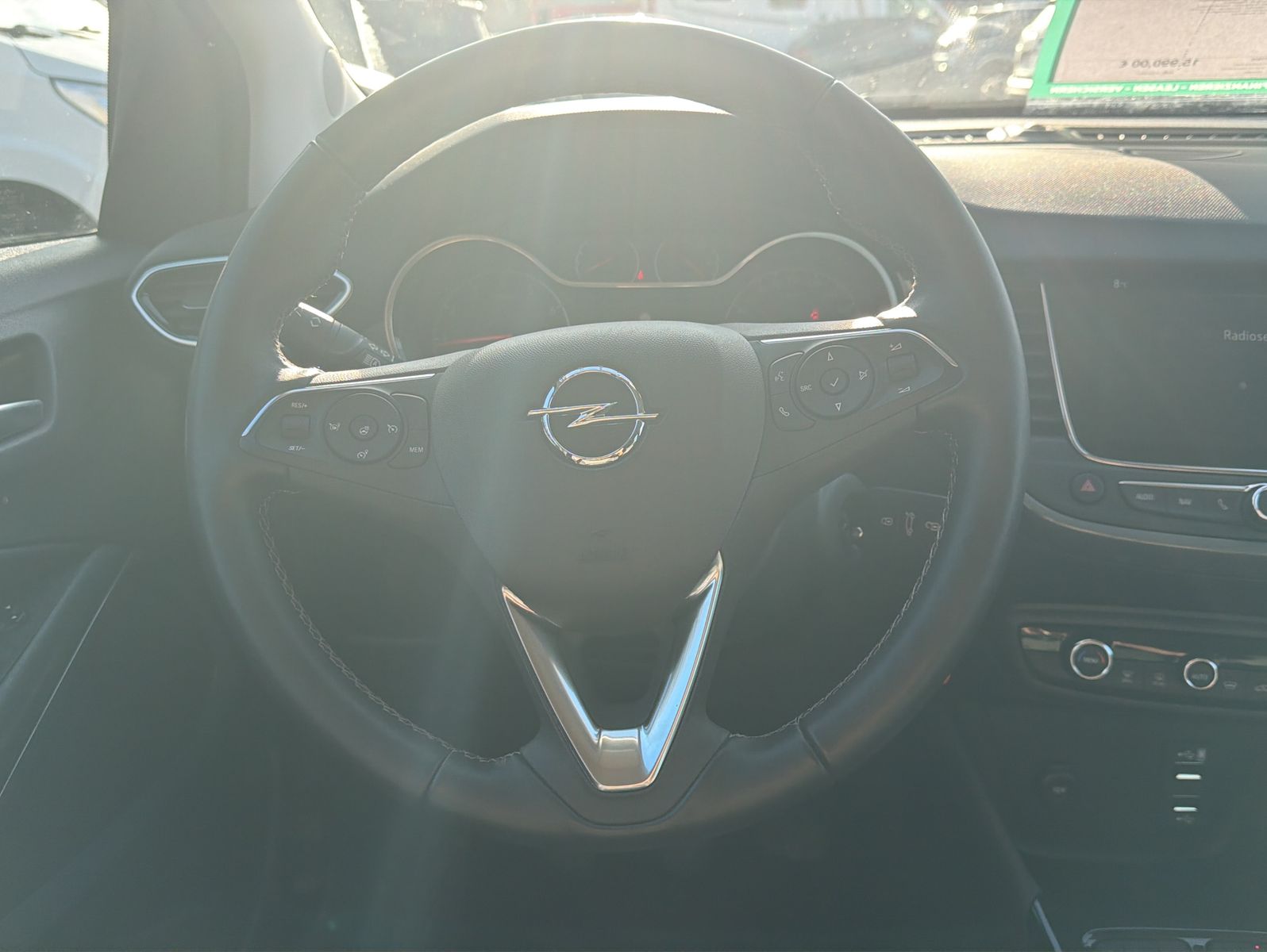 Fahrzeugabbildung Opel Crossland Elegance