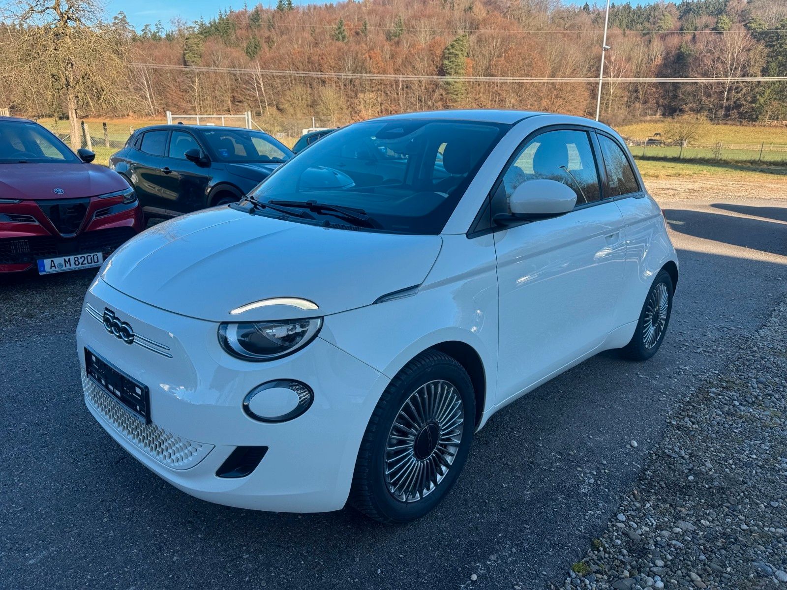 Fahrzeugabbildung Fiat 500e Carplay Klima Tempo