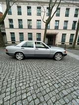 Mercedes-Benz Mercedes Benz E190 1HAND  AUTOMATIK - Mercedes-Benz 190 Gebrauchtwagen in Berlin