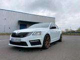 Skoda Octavia Lim. RS 245 Glasdach+DSG+Standhzg. - Skoda Octavia mit Benzin-Antrieb: Alcantara, Navigationssystem, Limousine, RS