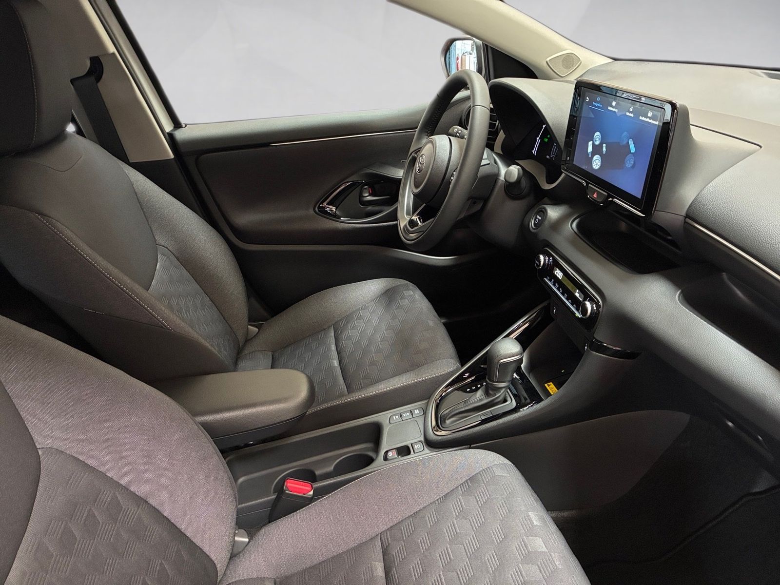 Fahrzeugabbildung Toyota Yaris 1.5 Teamplayer Safety P, Comfort P.