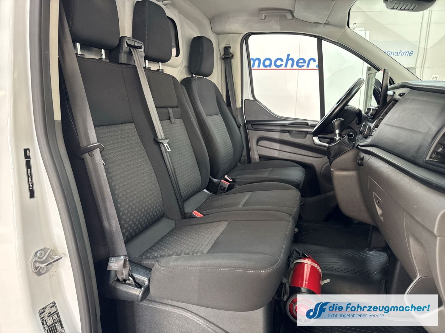Fahrzeugabbildung Ford Transit Custom Werkstatt 340 L2 Trend Navi Apple