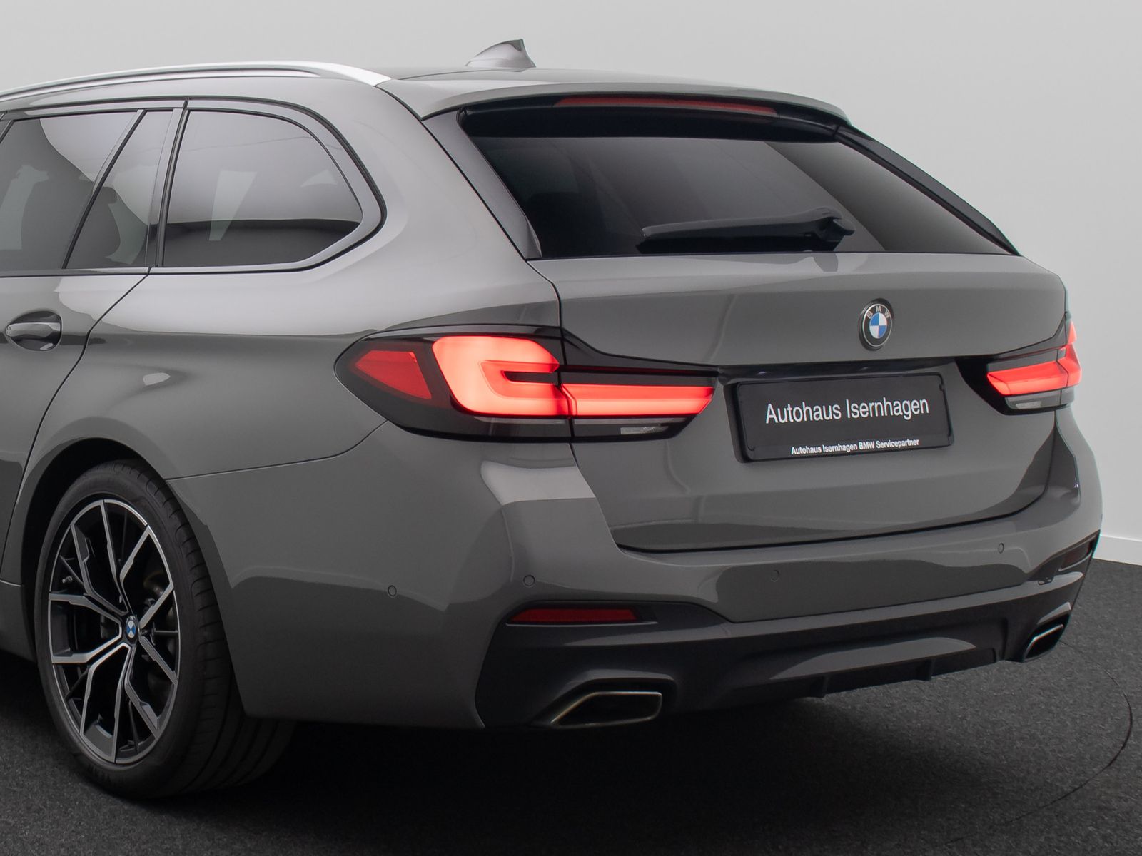 Fahrzeugabbildung BMW 540d xD M Sport Laser HUD DAB HiFi ACC Komfort
