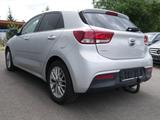Kia Rio 1.25 Spirit NAVI/AHK/PDC/RFK - Kia Rio: Silber