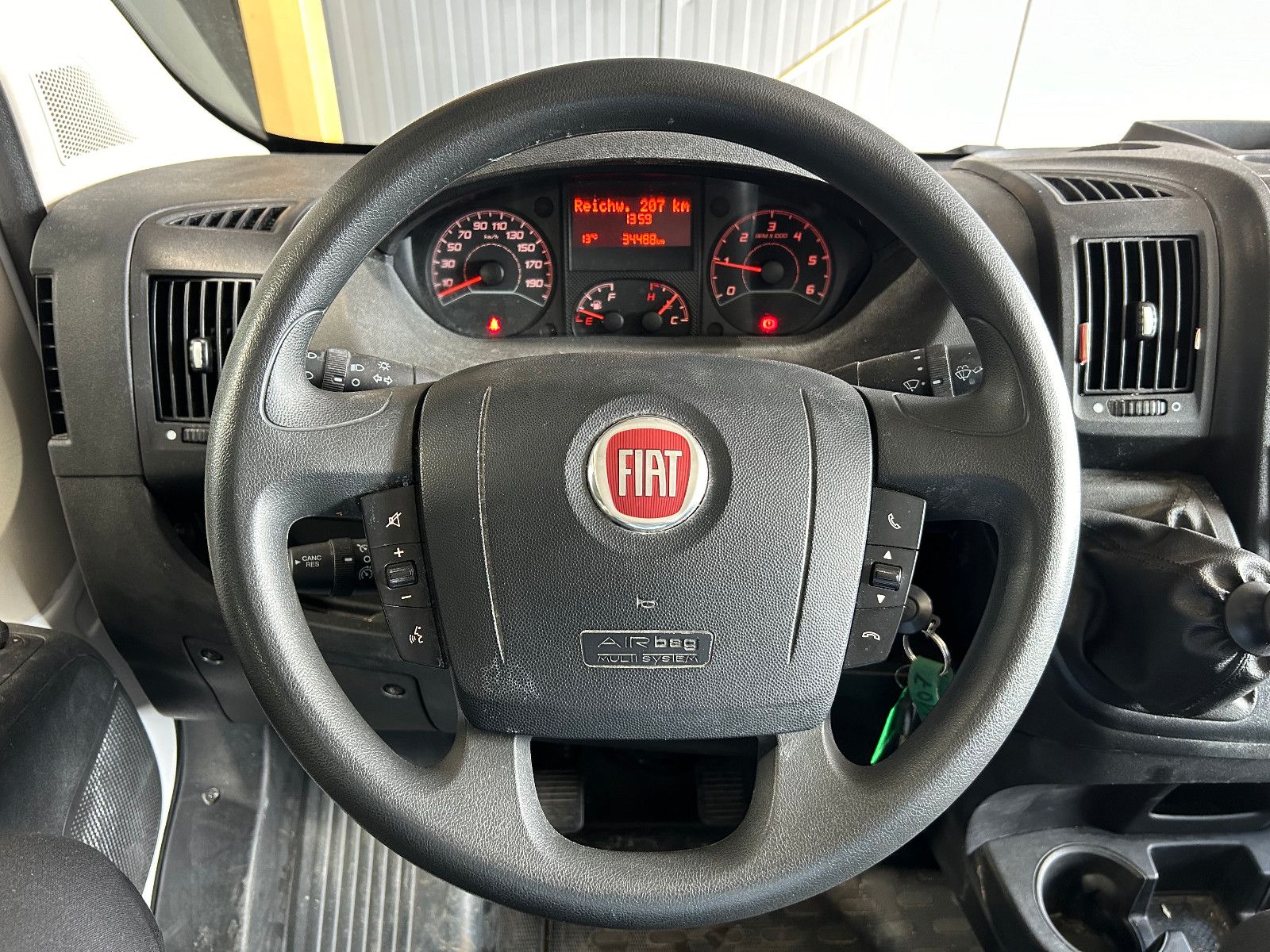 Fahrzeugabbildung Fiat Ducato Kasten 35 140 L1H1 RS: 3000 mm/3-SITZ/KAM