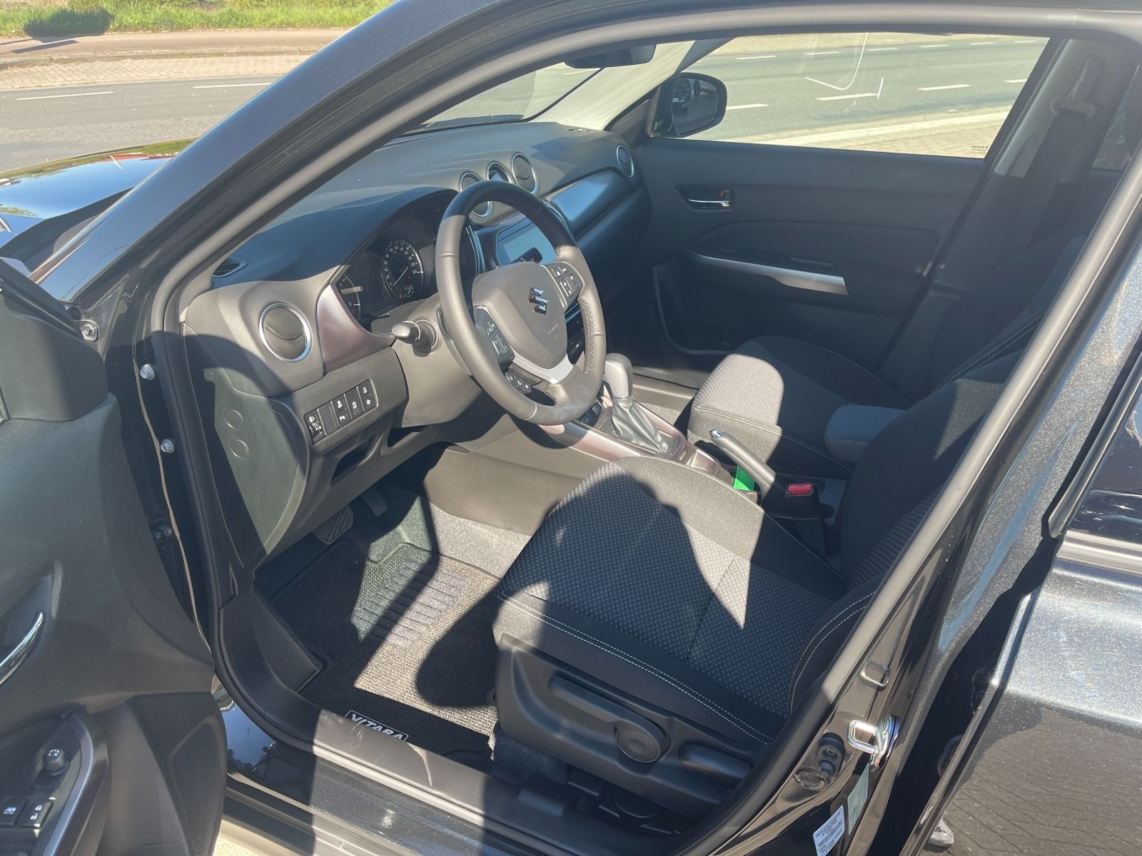 Fahrzeugabbildung Suzuki Vitara 1.4 Mild-Hybrid Comfort AHK Automatik