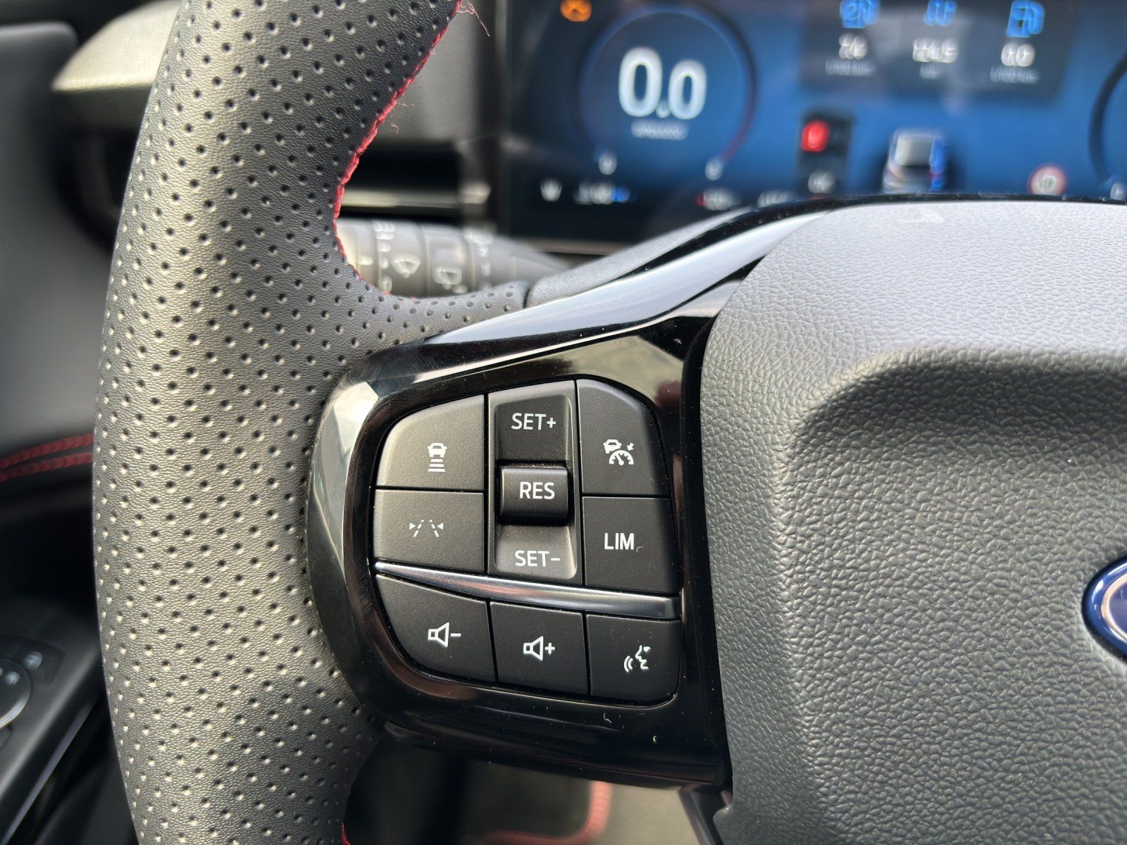 Fahrzeugabbildung Ford Puma ST-Line X Automatik 155PS Winter P. LM 19Z