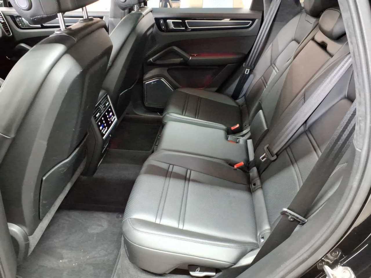 Porsche Cayenne GTS Pano HuD Massage SC Luft
