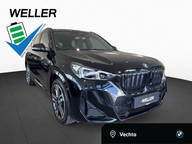 BMW iX1 xDrive30 Sportpaket Bluetooth HUD Navi LED
