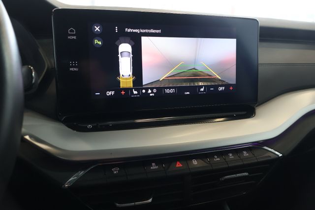 Skoda Octavia 2.0 TDI Clever CARPLAY+KAM+STDHZG+AHK
