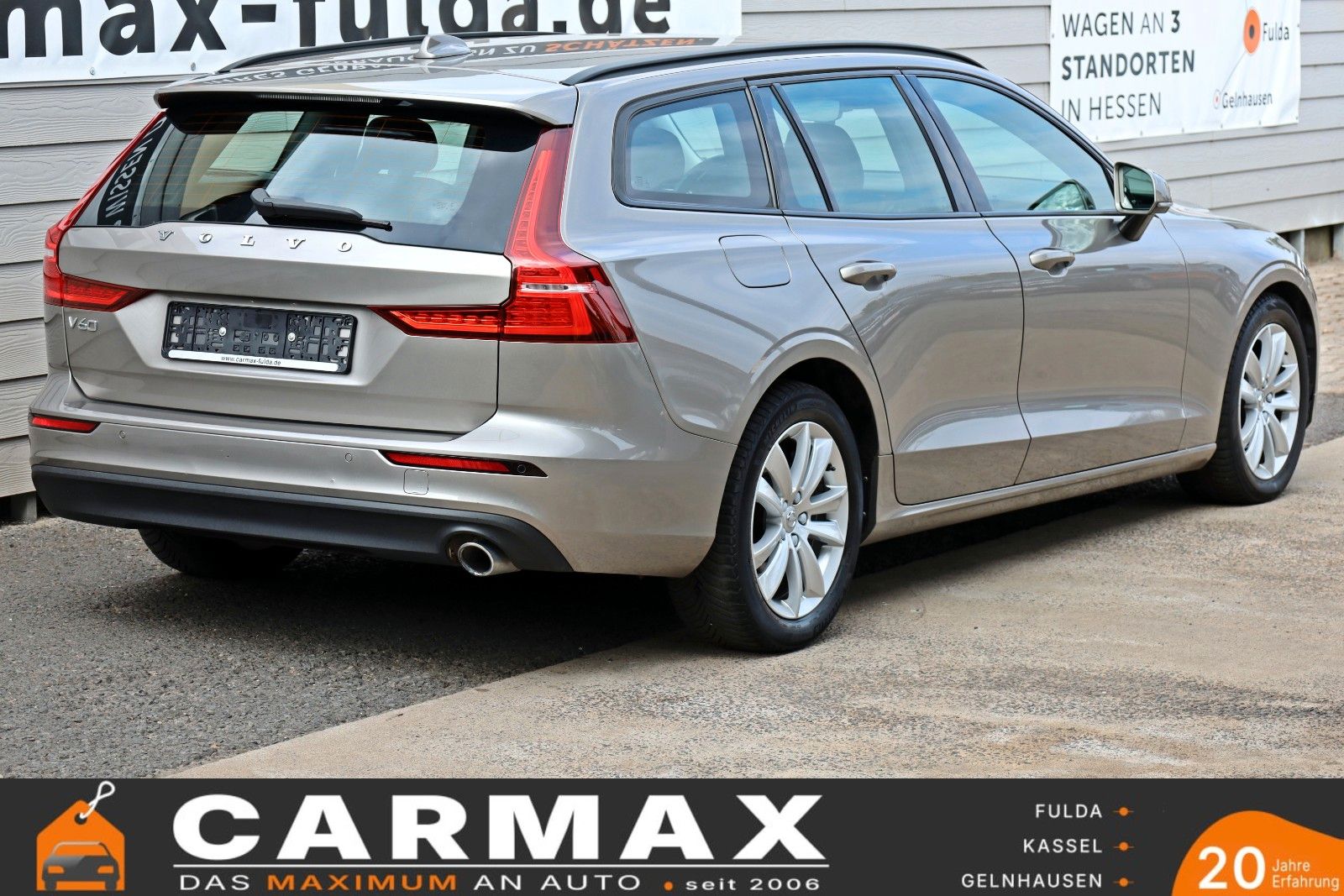 Fahrzeugabbildung Volvo V60 Momentum, T.Leder,Navi,LED,SH,PDC,AHK