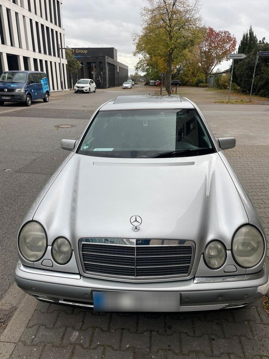 Mercedes-Benz E 280
