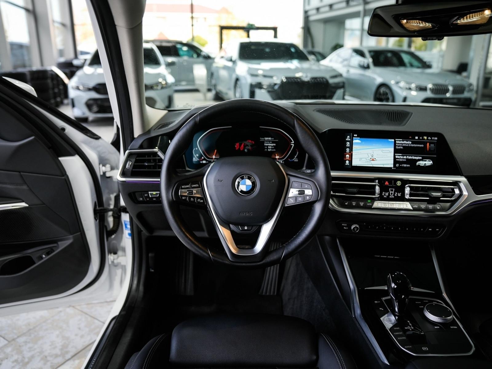 BMW 320d xDrive Touring Sport Line