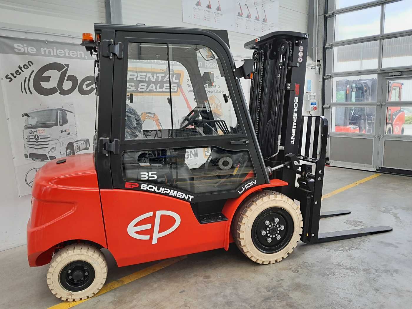Fahrzeugabbildung Andere EP Equipment EFL353 / 3,5T / Triplex: 4,80m /ZVG