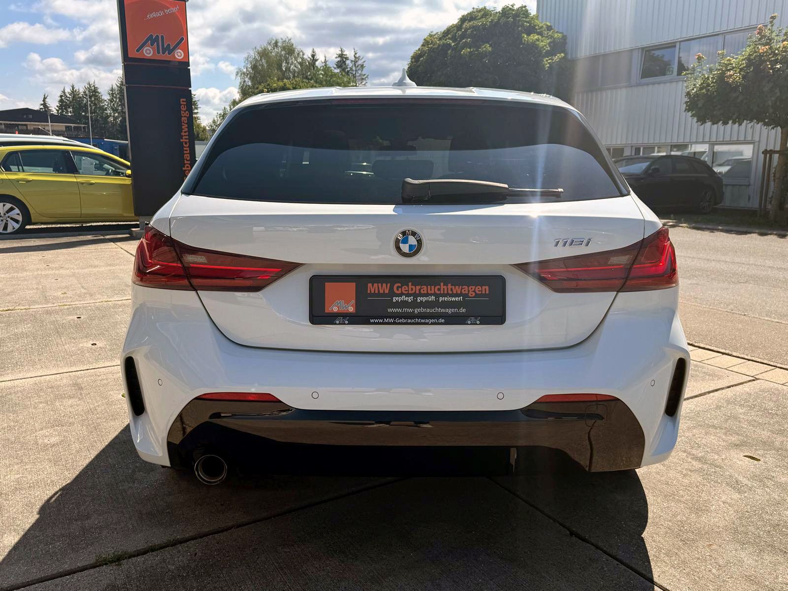Fahrzeugabbildung BMW 118i M-Sport Steptr. LED HUD PANO PDC CarPlay BT
