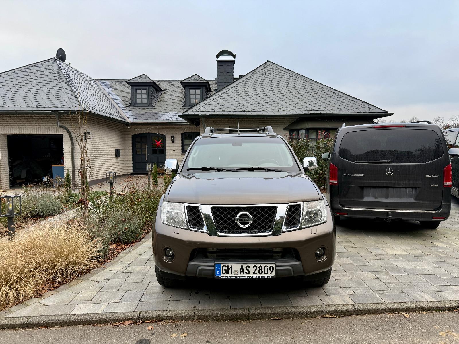 Nissan Navara Pickup Double Cab LE V6 4X4