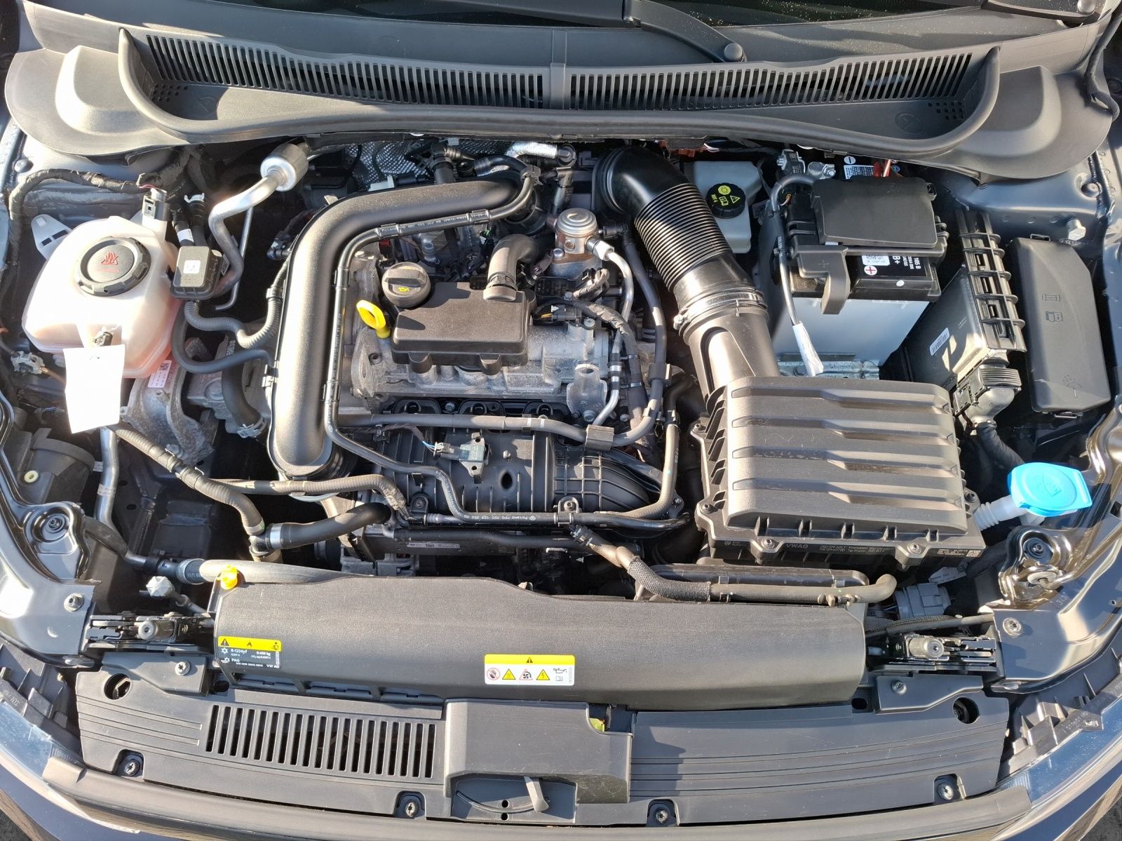 Fahrzeugabbildung Volkswagen Polo TSI Highline Klima DAB PDC SH LM