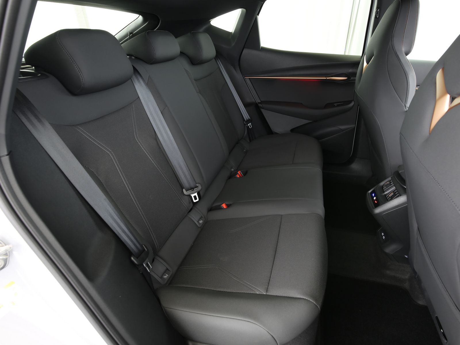 Cupra Tavascan - Bild 15