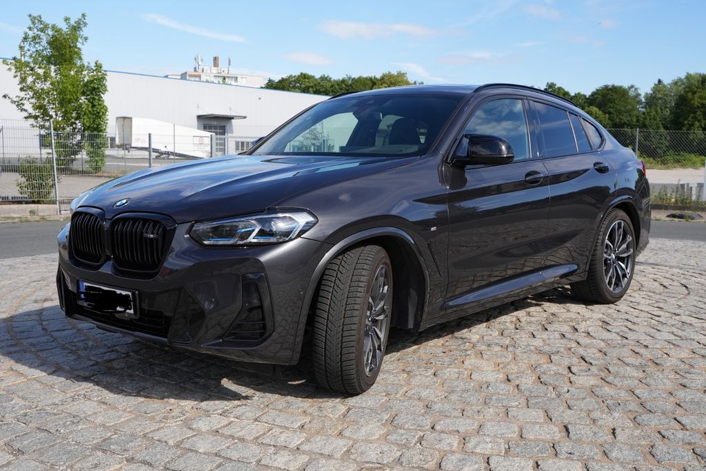 Image of BMW X4 M40