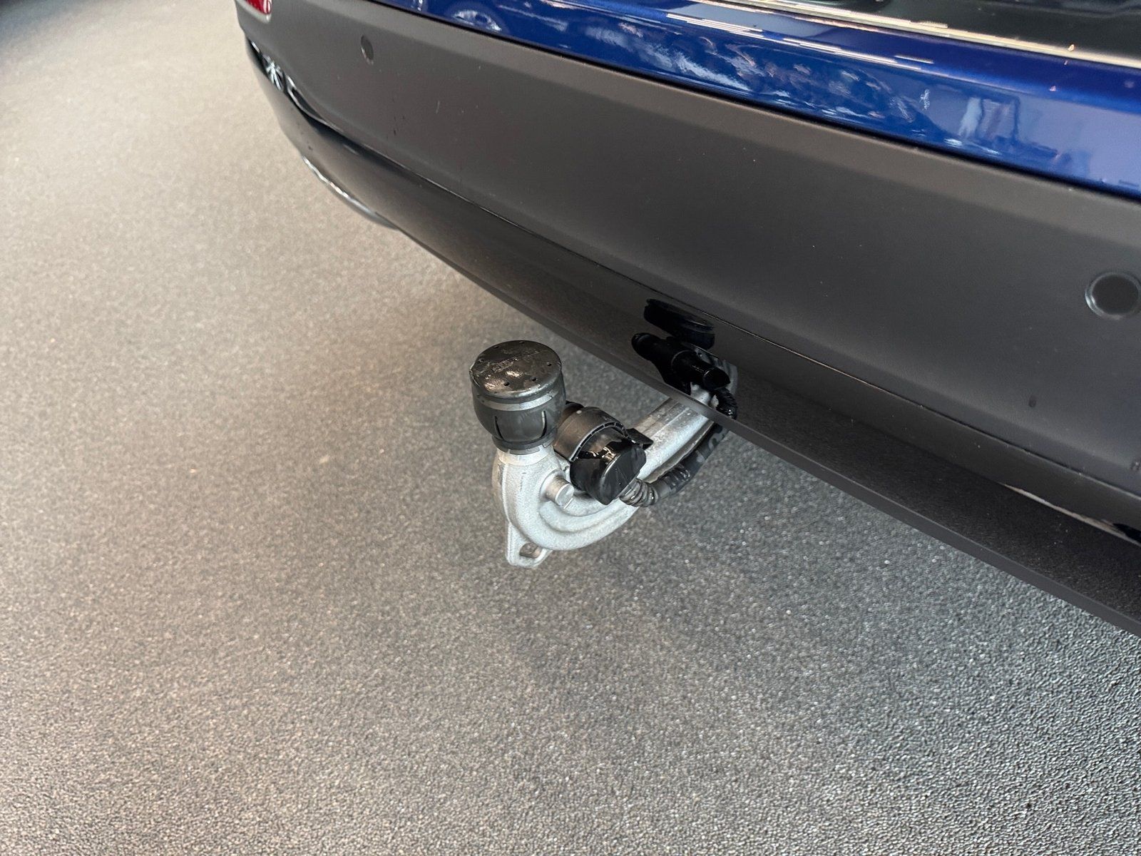 Fahrzeugabbildung Mercedes-Benz GLB 200 Progressive*AHK*Kamera*Night*Easy-Pack*