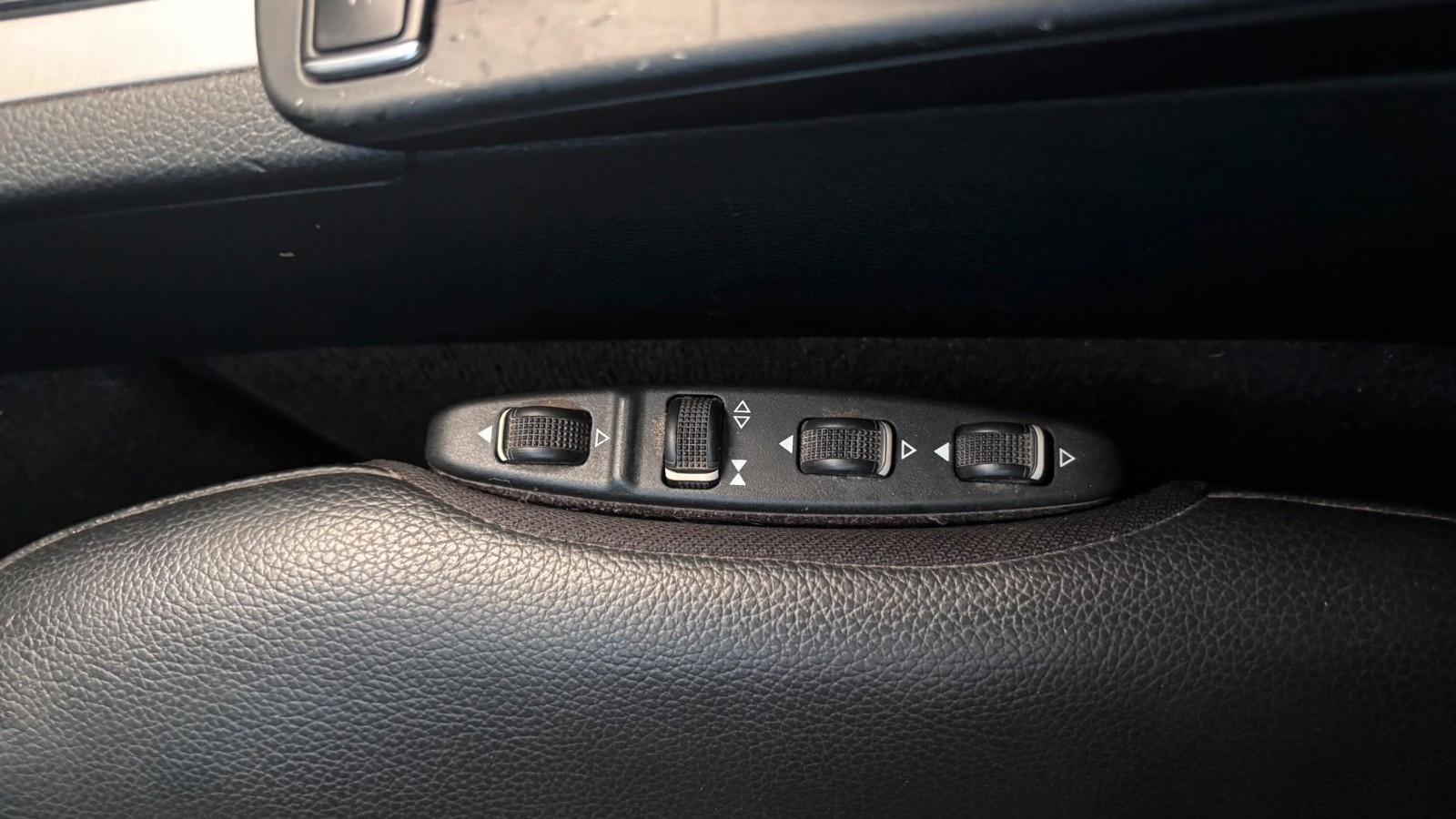 Mercedes-Benz C220 2012 — photo 15