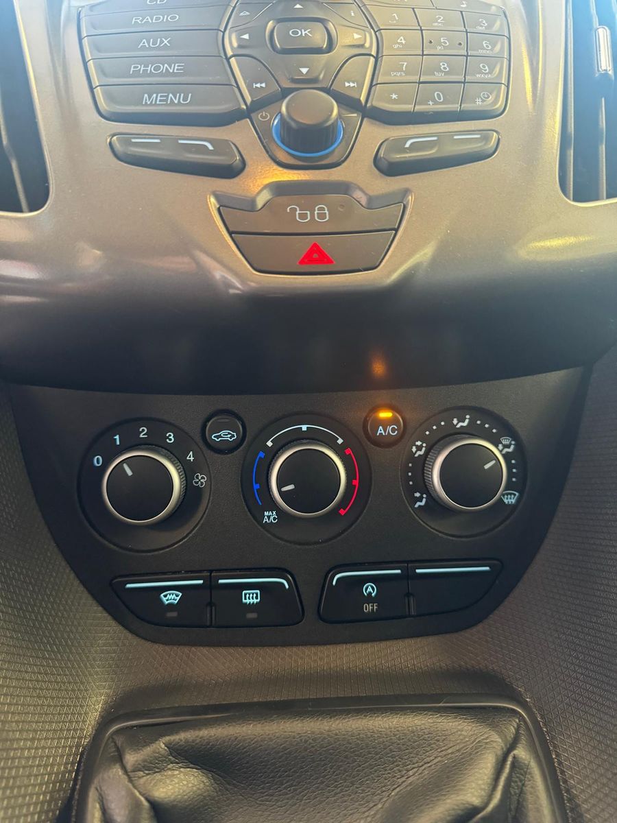 Fahrzeugabbildung Ford Tourneo Connect / KLIMA / PDC / WINTERPAKET