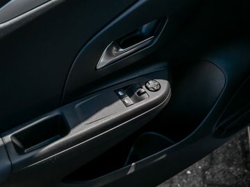 Opel Corsa F e Edition Fernlicht-Assistent PDC