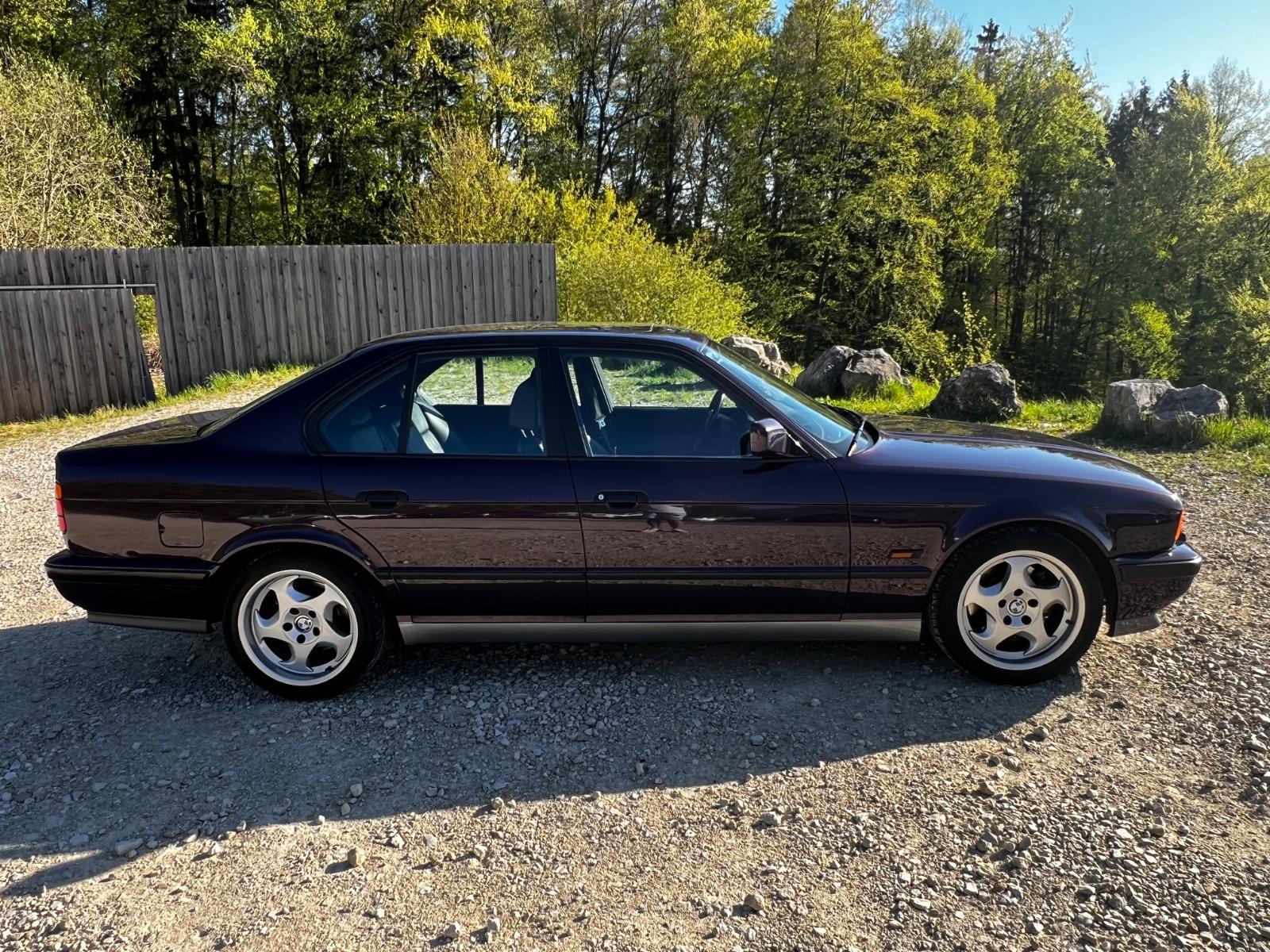BMW M5 3.8 E34 Daytona-Violett