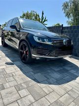 Volkswagen Touareg 3.0 V6 TDI / Executive/ R-line/ Voll - Volkswagen Touareg: Executive