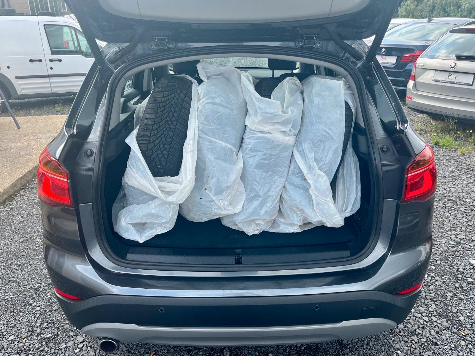 Fahrzeugabbildung BMW X1 sDrive18d Advantage Navi Tempomat SPORTSITZE