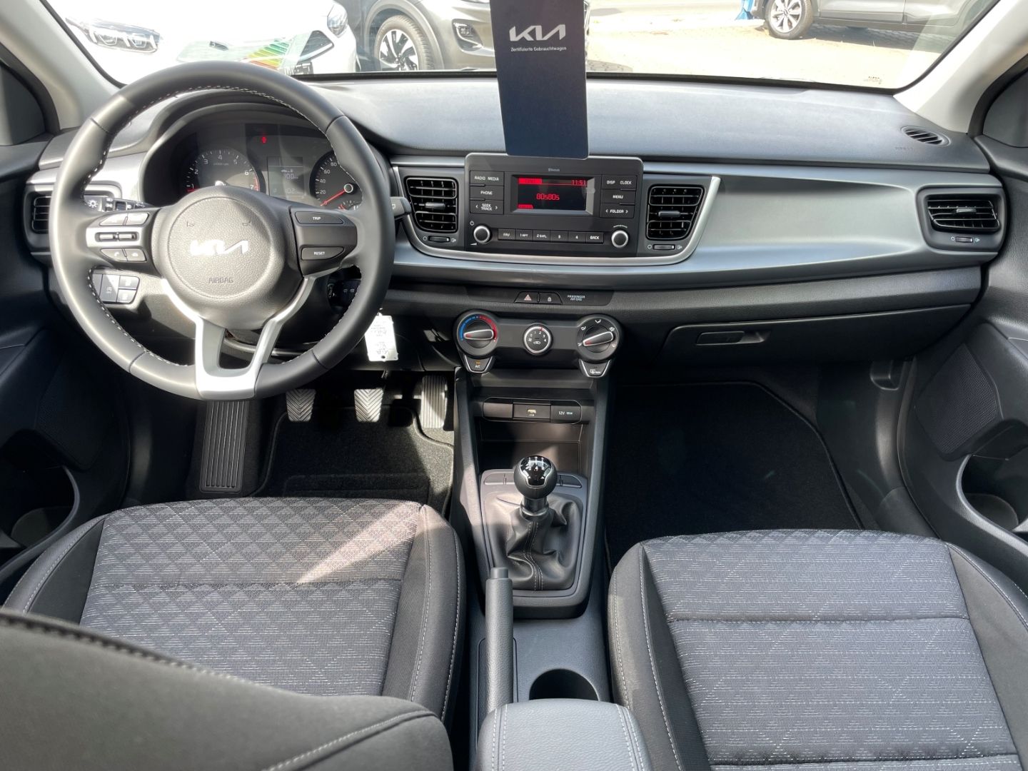 Fahrzeugabbildung Kia Rio Edition 7 DAB Klima PDC hi Bluetooth