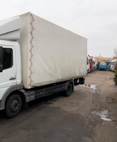 Mercedes-Benz Koffer Aufbau mit Planen Überzug von ATEGO 7.30m