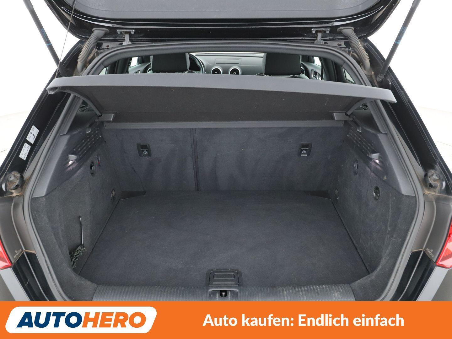Audi A3 Sportback 1.5 TFSI ACT Sport Aut.*NAVI*LED*