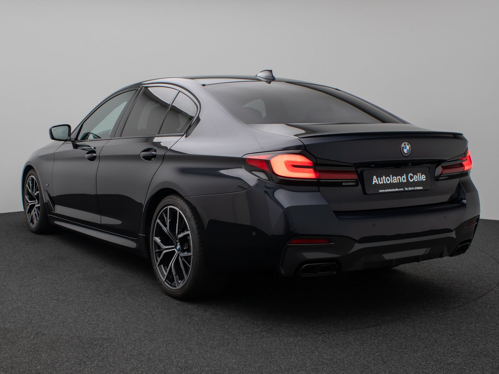 Fahrzeugabbildung BMW M550i xD Glasdach Laser 360°HUD DAB H/K SoftCl
