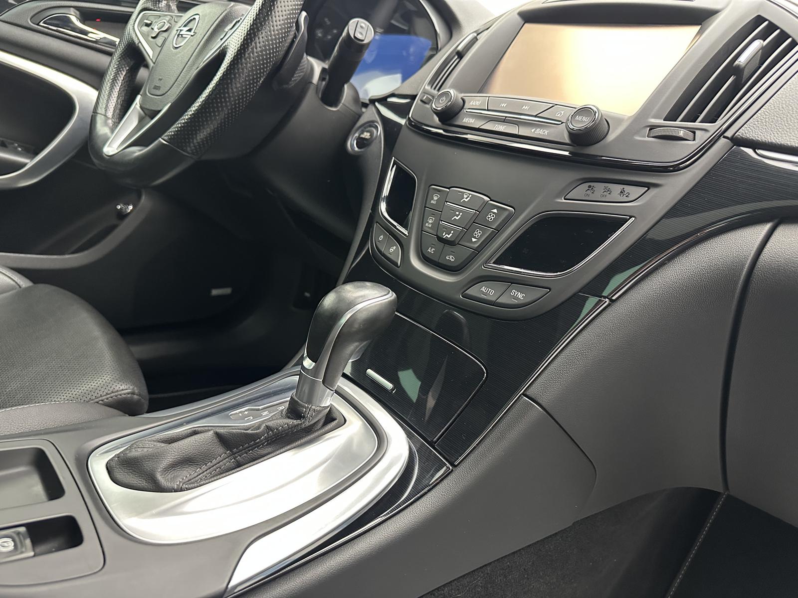 Opel Insignia Sports Tourer 2.0 Turbo 250 ch BVA – OPC Line – Toit pano Cuir ventilé