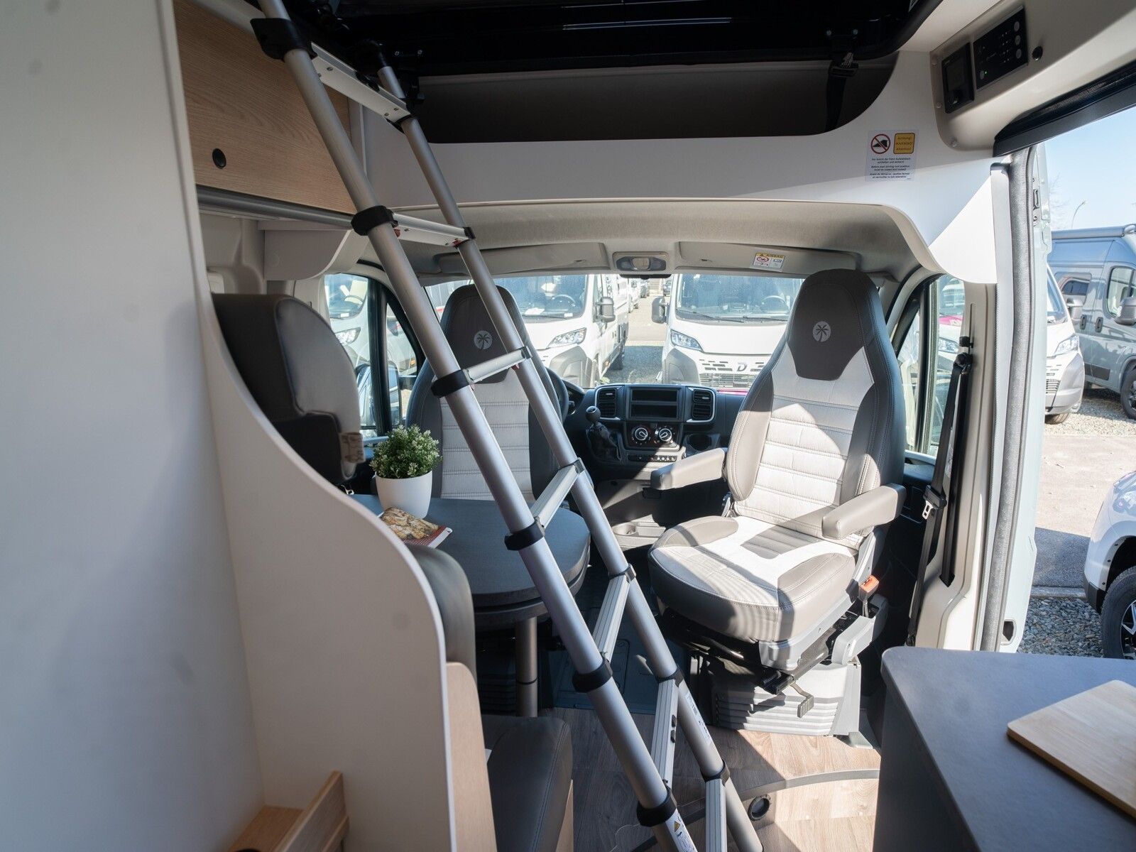 Fahrzeugabbildung Sunlight Adventure Cliff RT 600 Dieselheizung*Faltverdunk