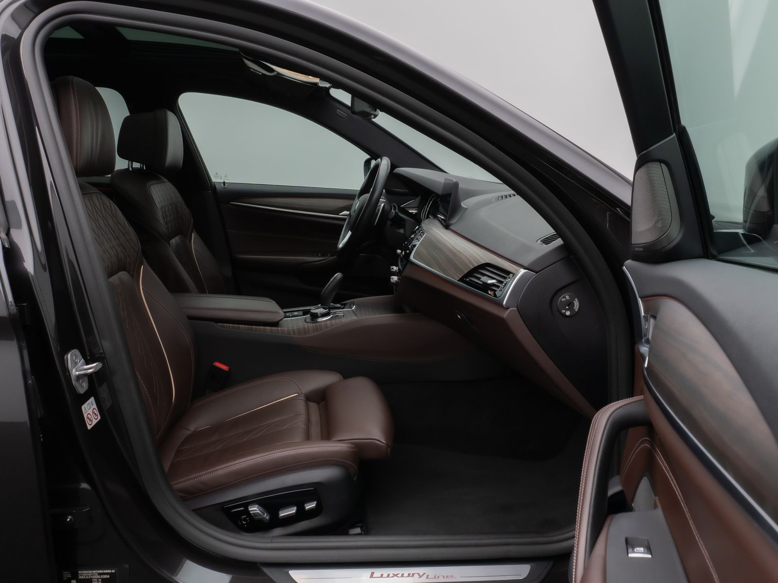 Fahrzeugabbildung BMW 530i xD Luxury Line Panorama 360°HUD H/K Massage