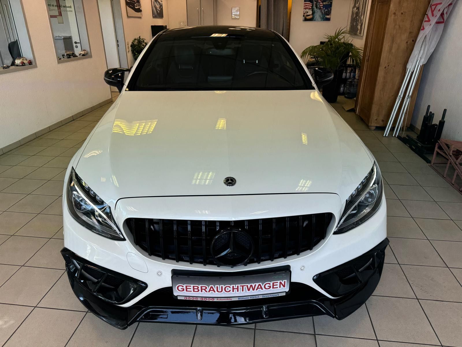 Fahrzeugabbildung Mercedes-Benz C 300 Coupe / AMG / LEDER / NAVI / LED