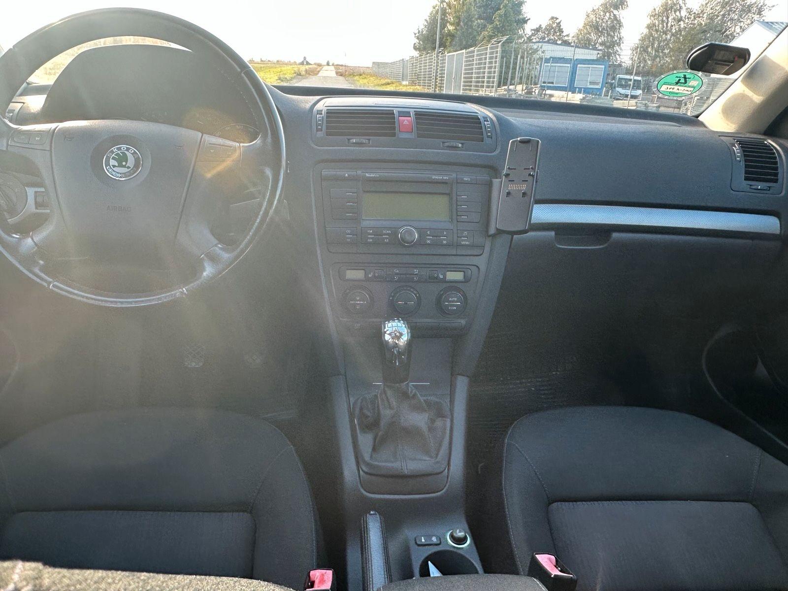 Skoda Octavia 2006 — photo 11