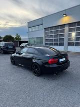 BMW 325i - - BMW 325: Limousine