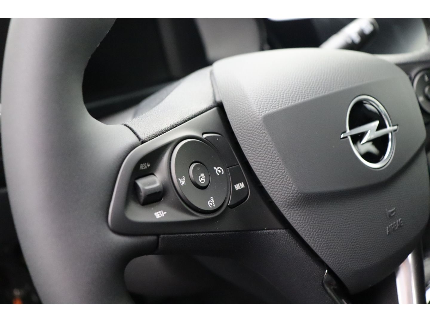 Fahrzeugabbildung Opel Corsa 1.2 F GS Winterpaket,Allwetter,Kamera,